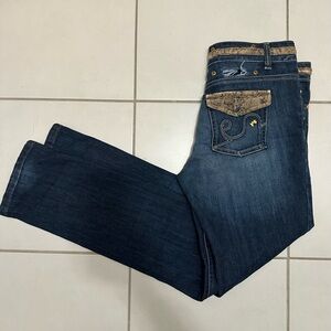 Matt’s Jeans Stylish Blue Jeans with Unique Pocket Design